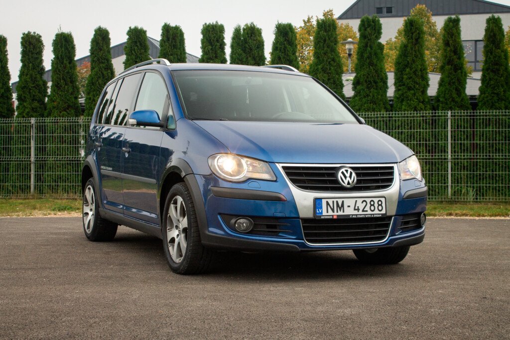 VW  CROSS TOURAN